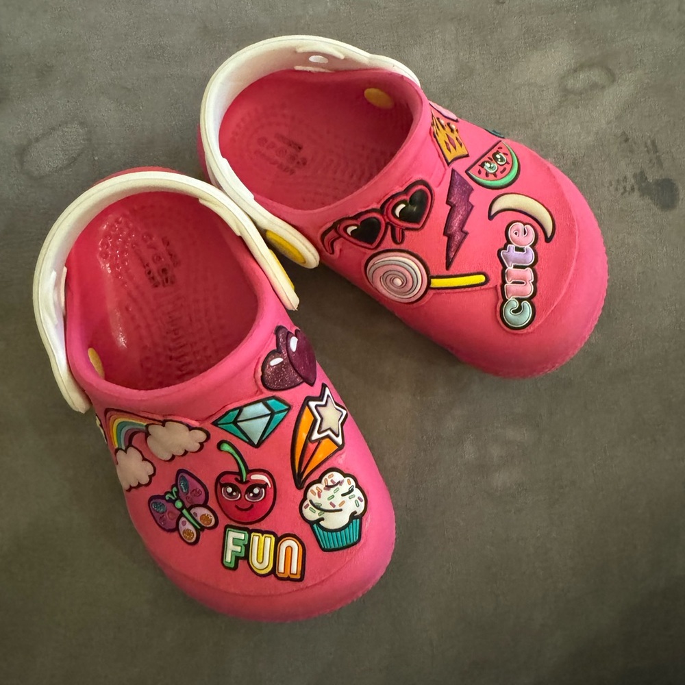 Size 6 toddler crocs